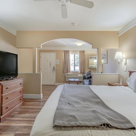 Shasta Pines Motel & Suites Burney Extérieur photo
