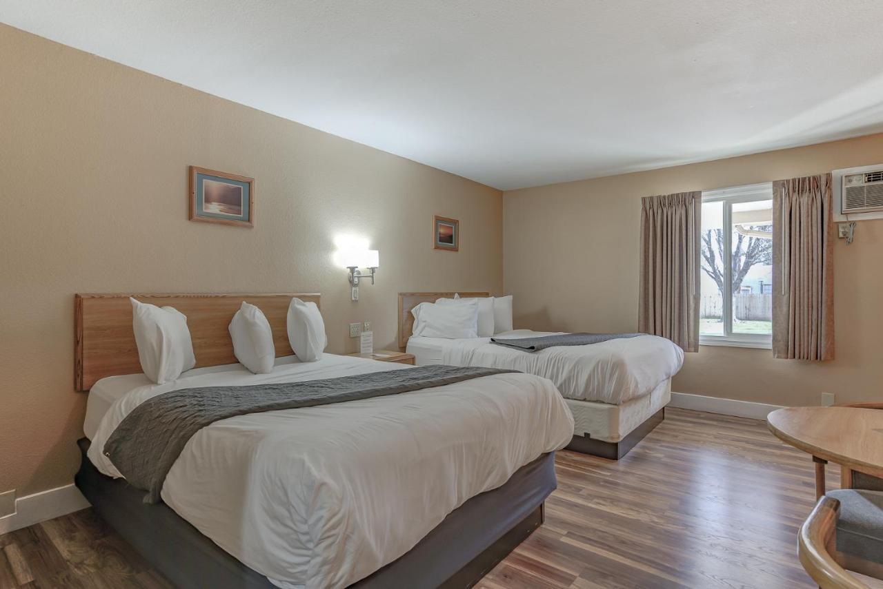 Shasta Pines Motel & Suites Burney Extérieur photo