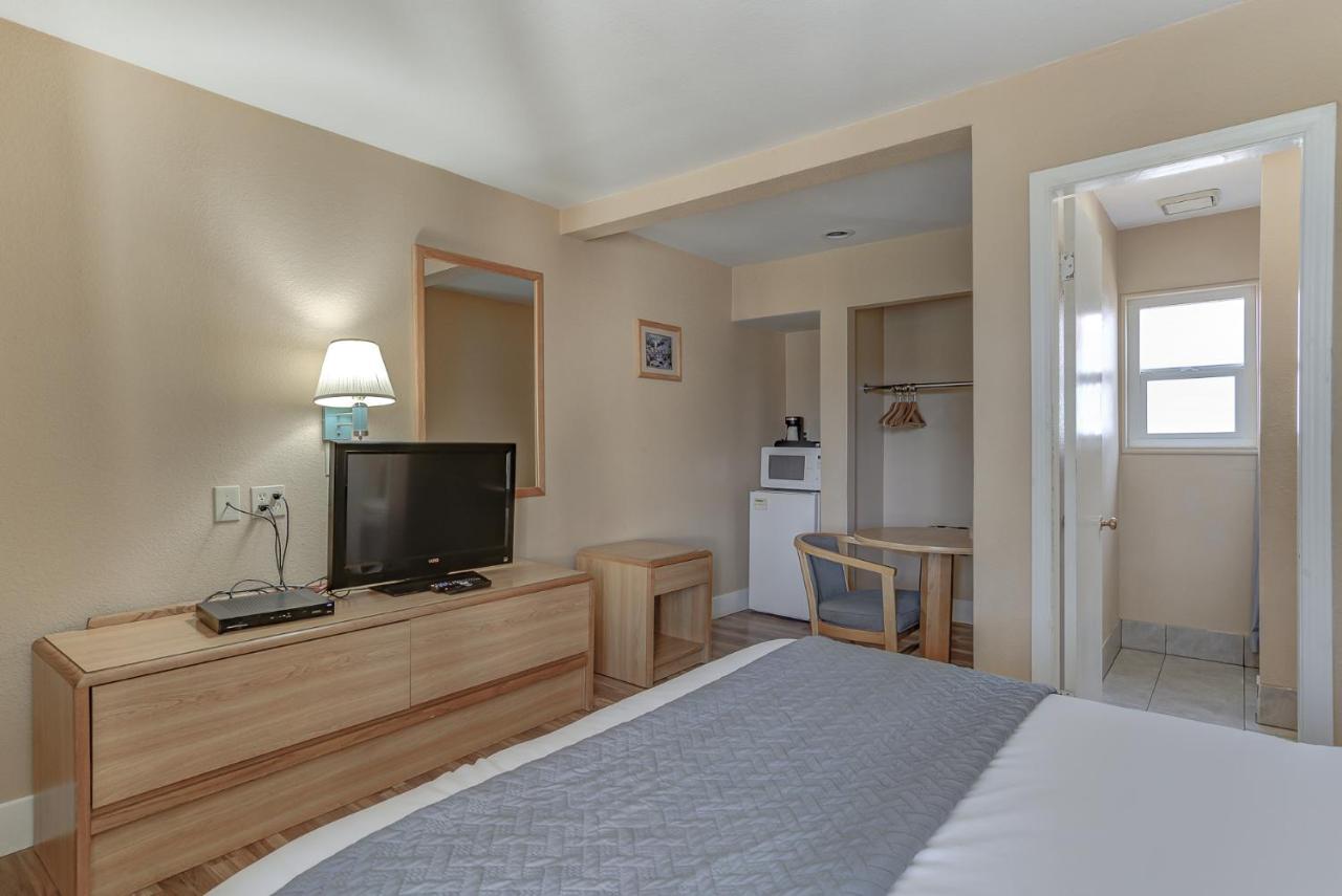 Shasta Pines Motel & Suites Burney Extérieur photo