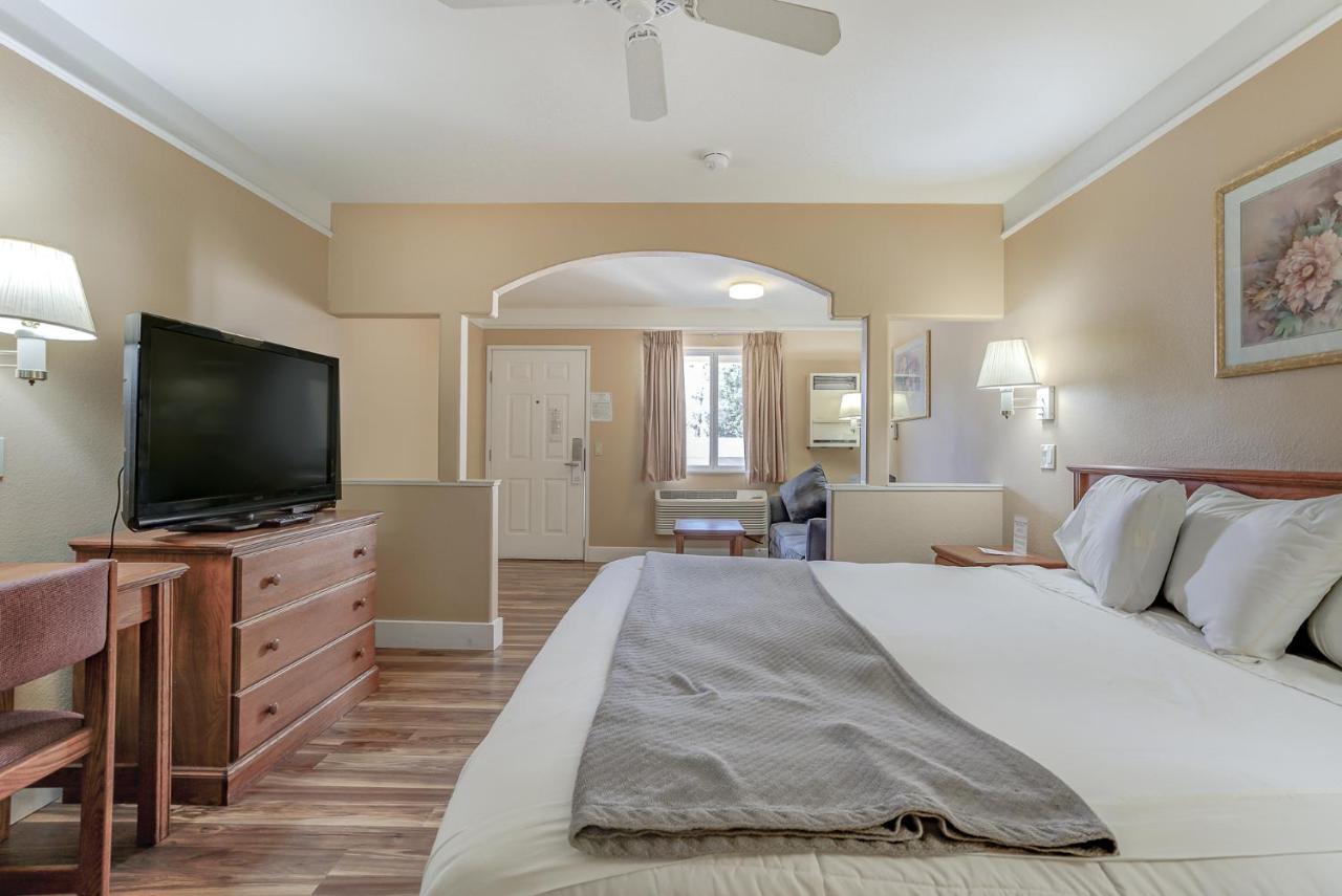 Shasta Pines Motel & Suites Burney Extérieur photo