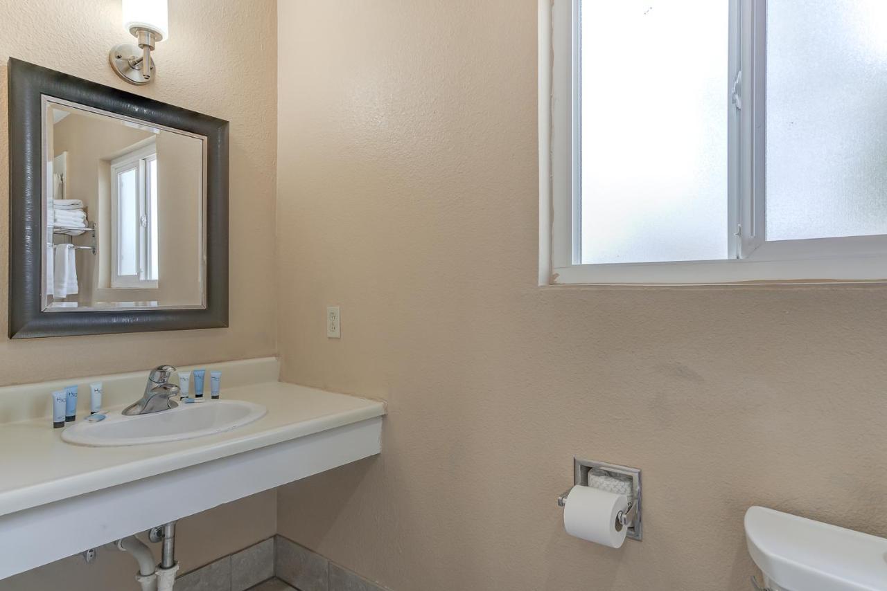 Shasta Pines Motel & Suites Burney Extérieur photo