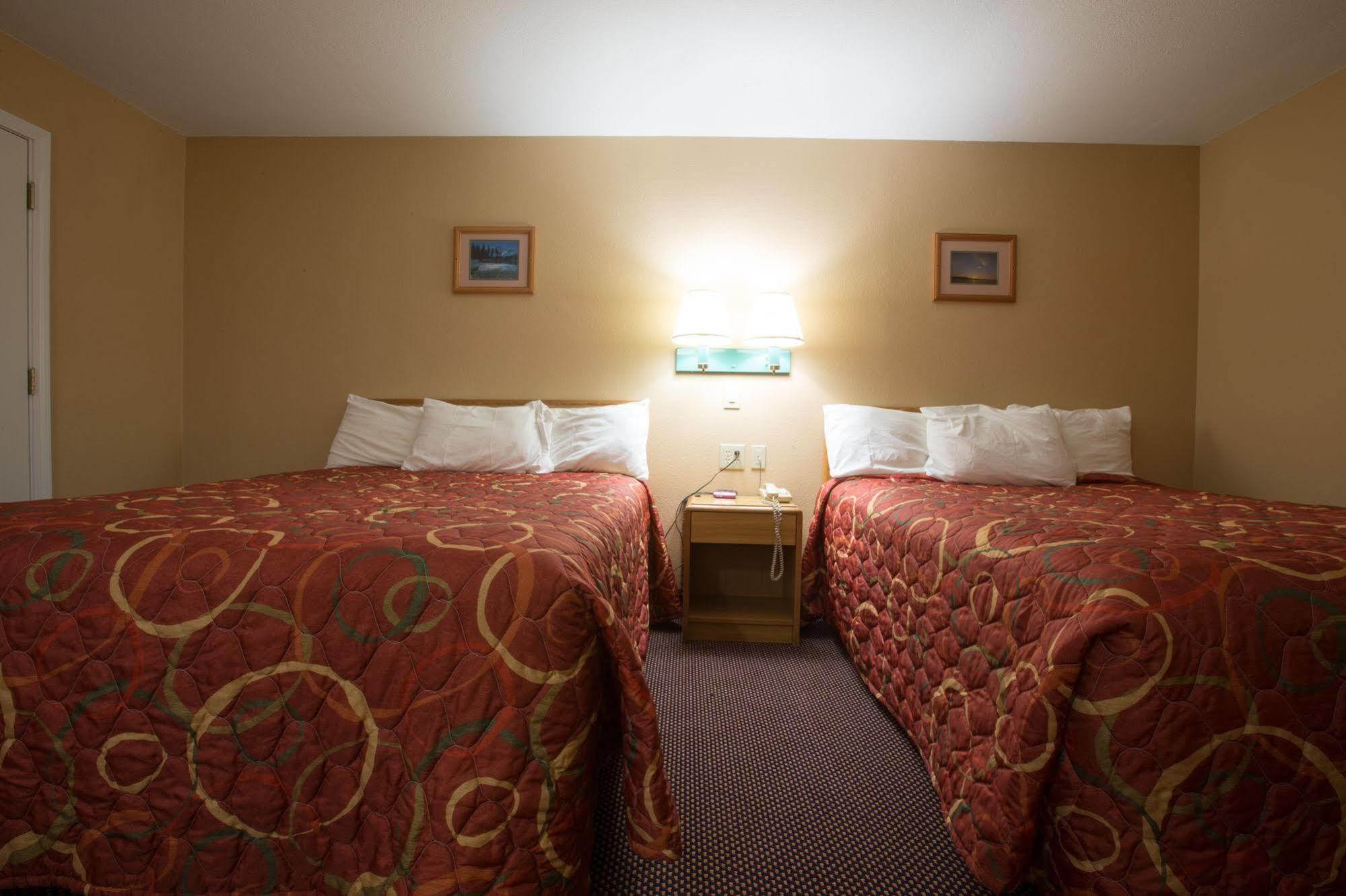 Shasta Pines Motel & Suites Burney Extérieur photo