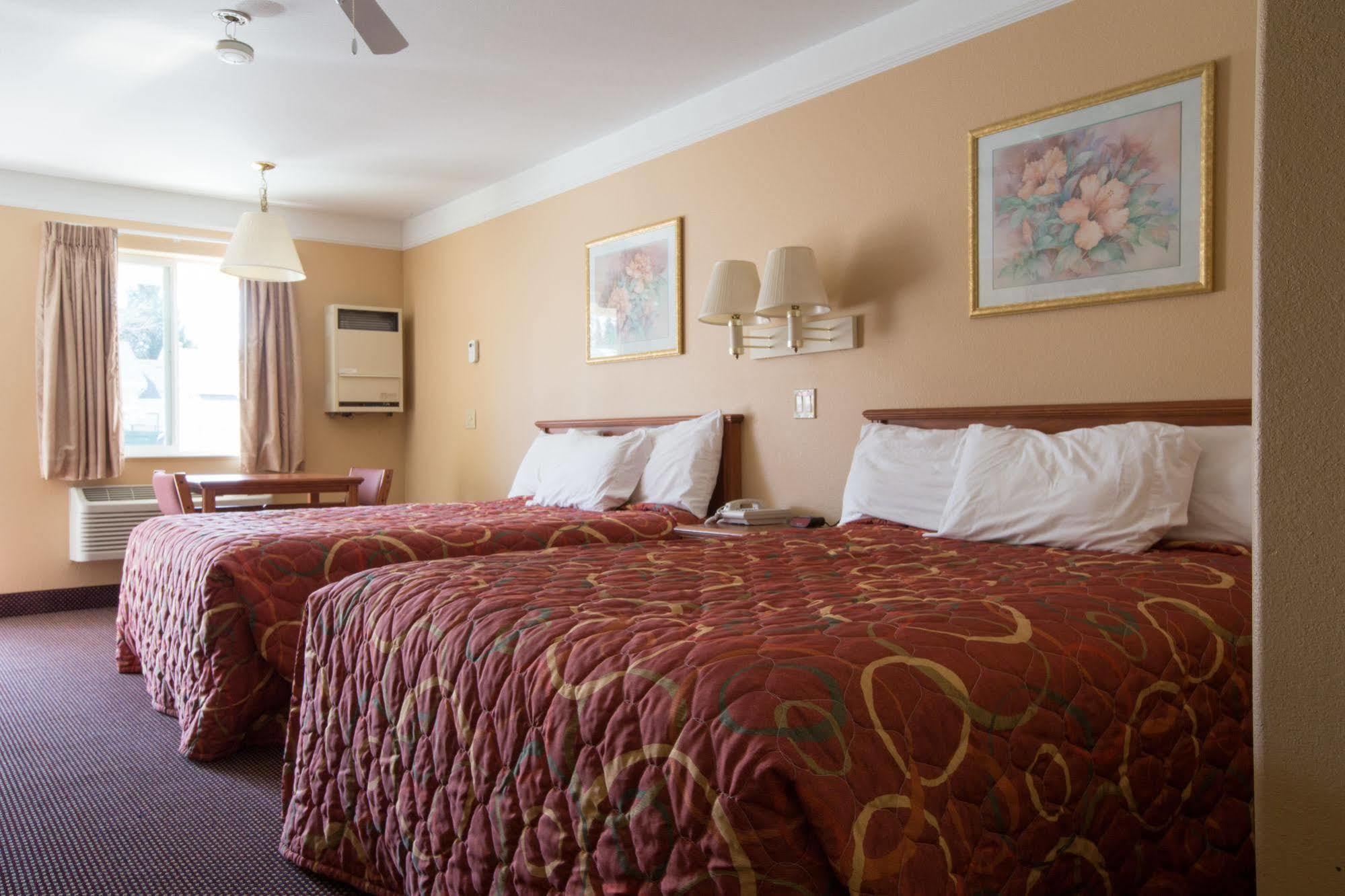 Shasta Pines Motel & Suites Burney Extérieur photo