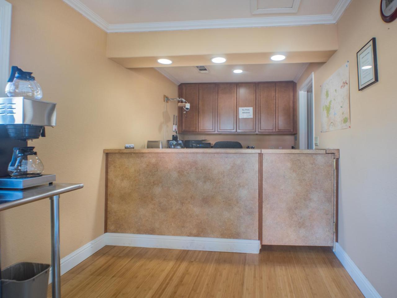 Shasta Pines Motel & Suites Burney Extérieur photo